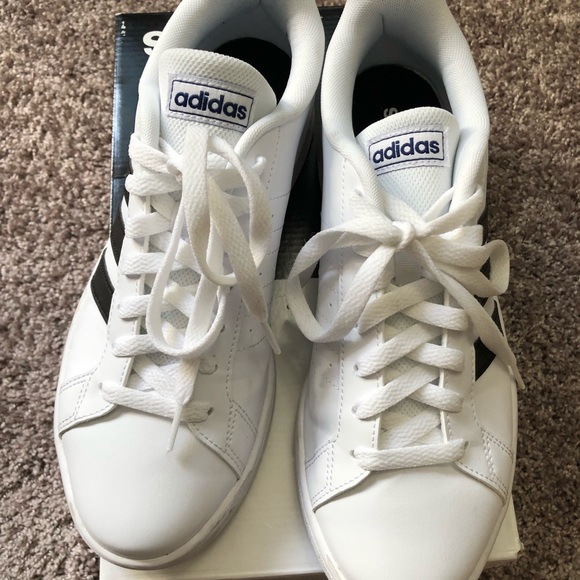 Adidas sneaker - Picture 3 of 4